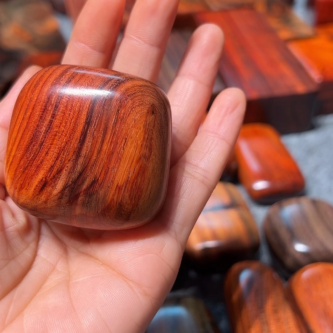 交趾黄檀（大红酸枝）明****路