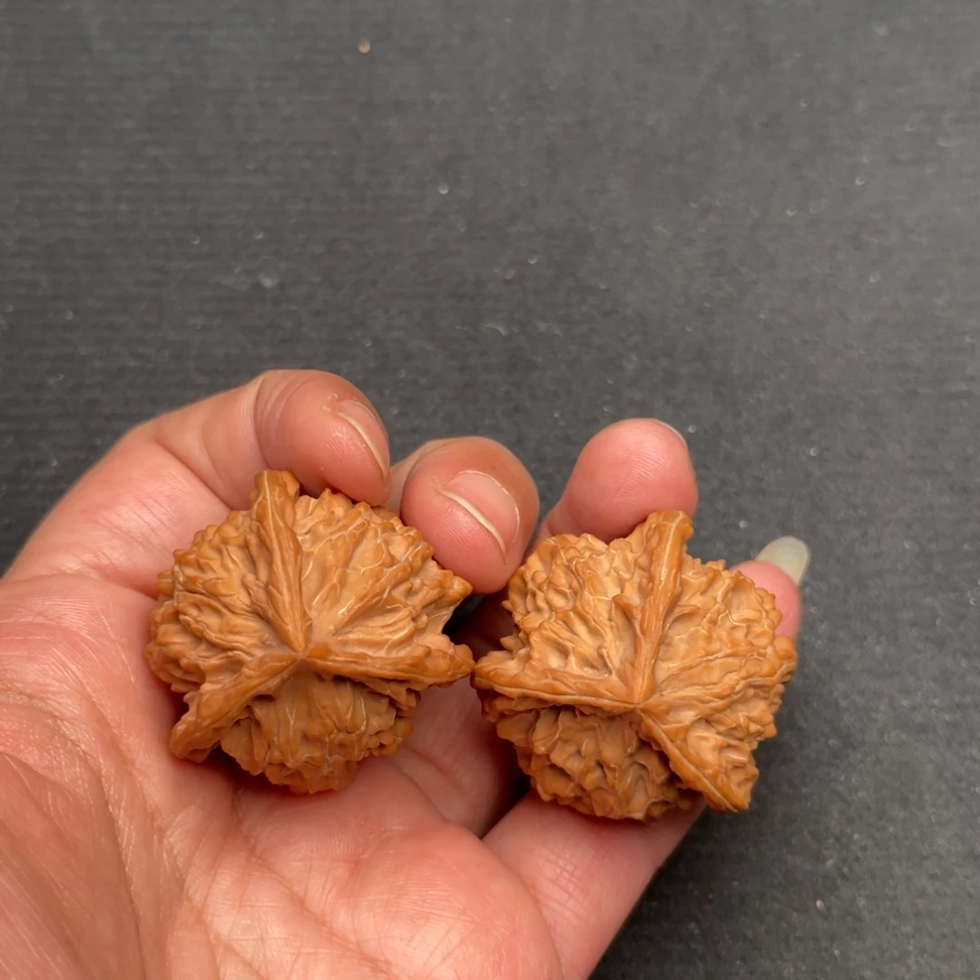 把件桃核36×36盘山三棱XM3338（微蹭尖）