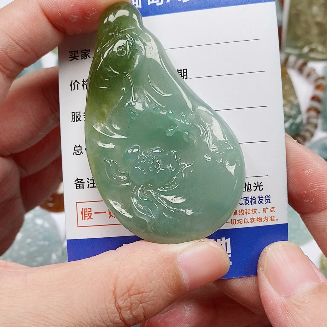翡翠未镶嵌颈饰荷花鱼