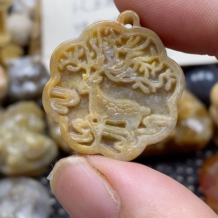 颈饰未镶嵌硅化珊瑚（珊瑚玉）小