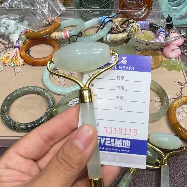 未镶嵌手镯和田玉（碧玉）