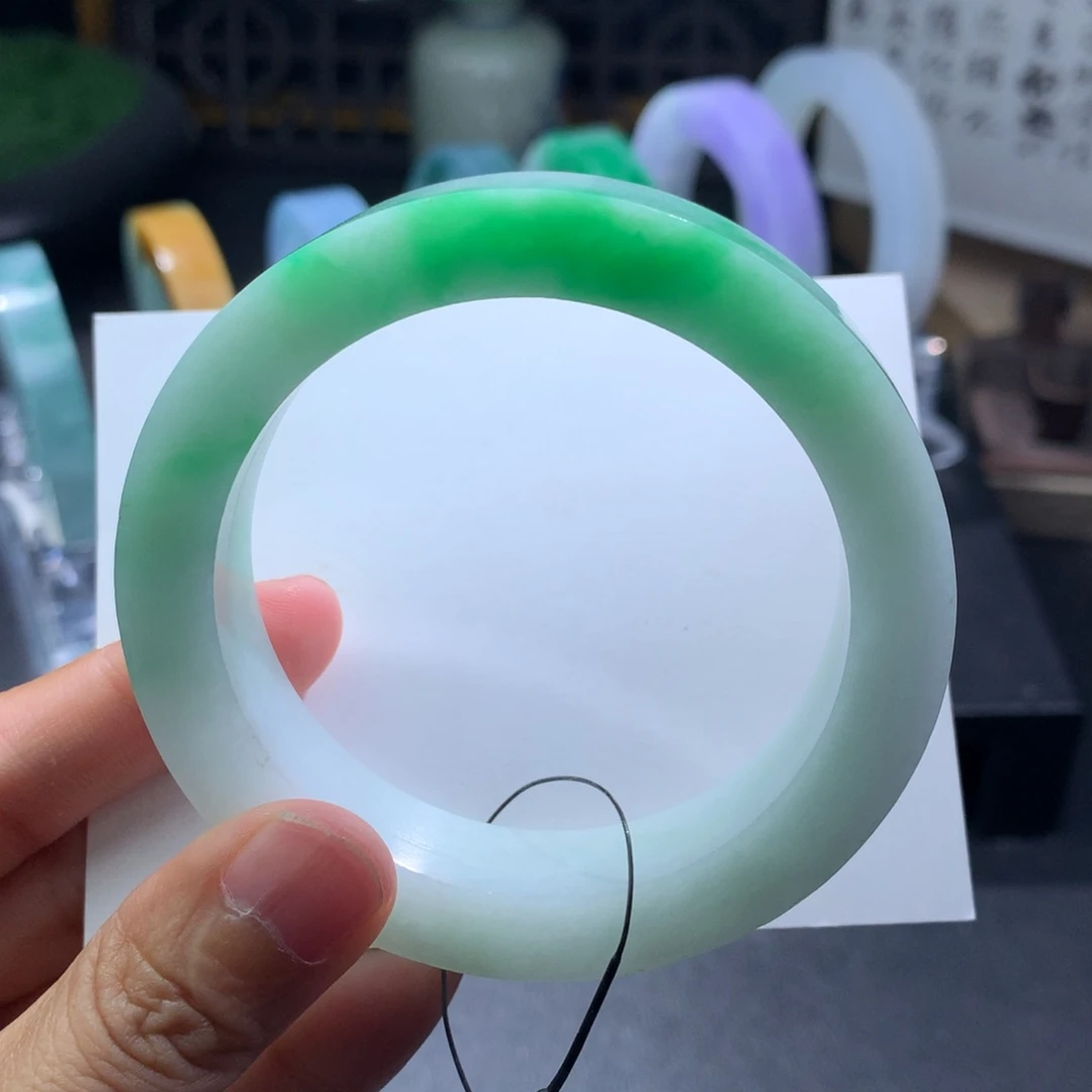 未镶嵌手镯定制翡翠