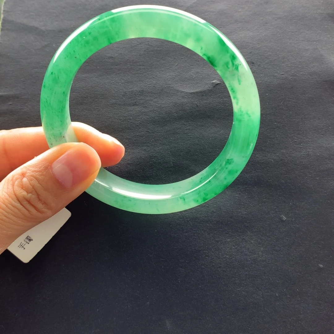 【闪购商品】石英质玉手镯未镶嵌