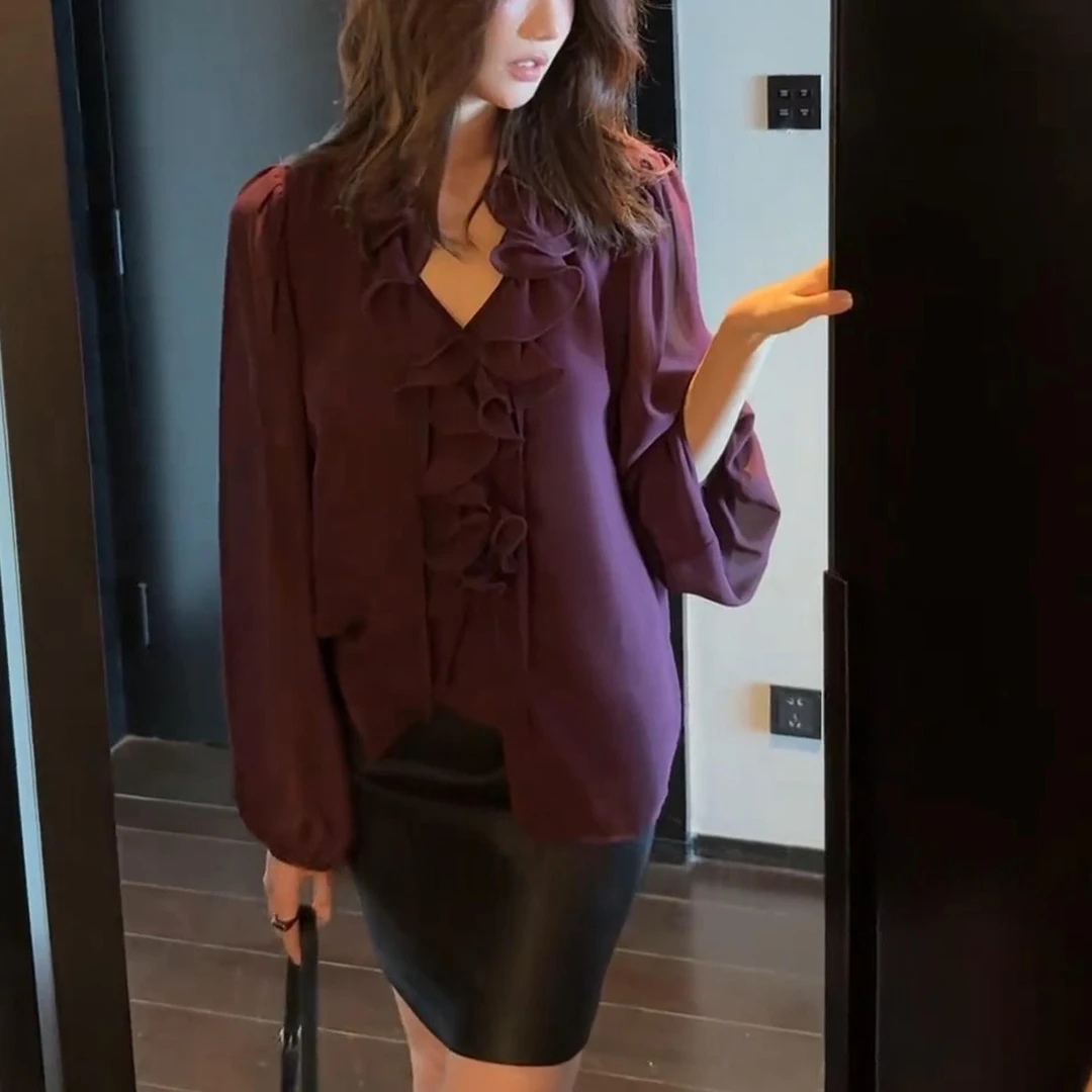 078早秋法式时髦感显贵气轻奢上衣V领荷叶边减龄气质衬衫洋气小衫