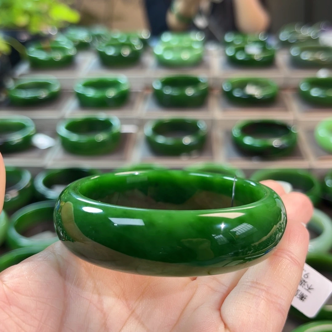 未镶嵌手镯和田玉（碧玉）