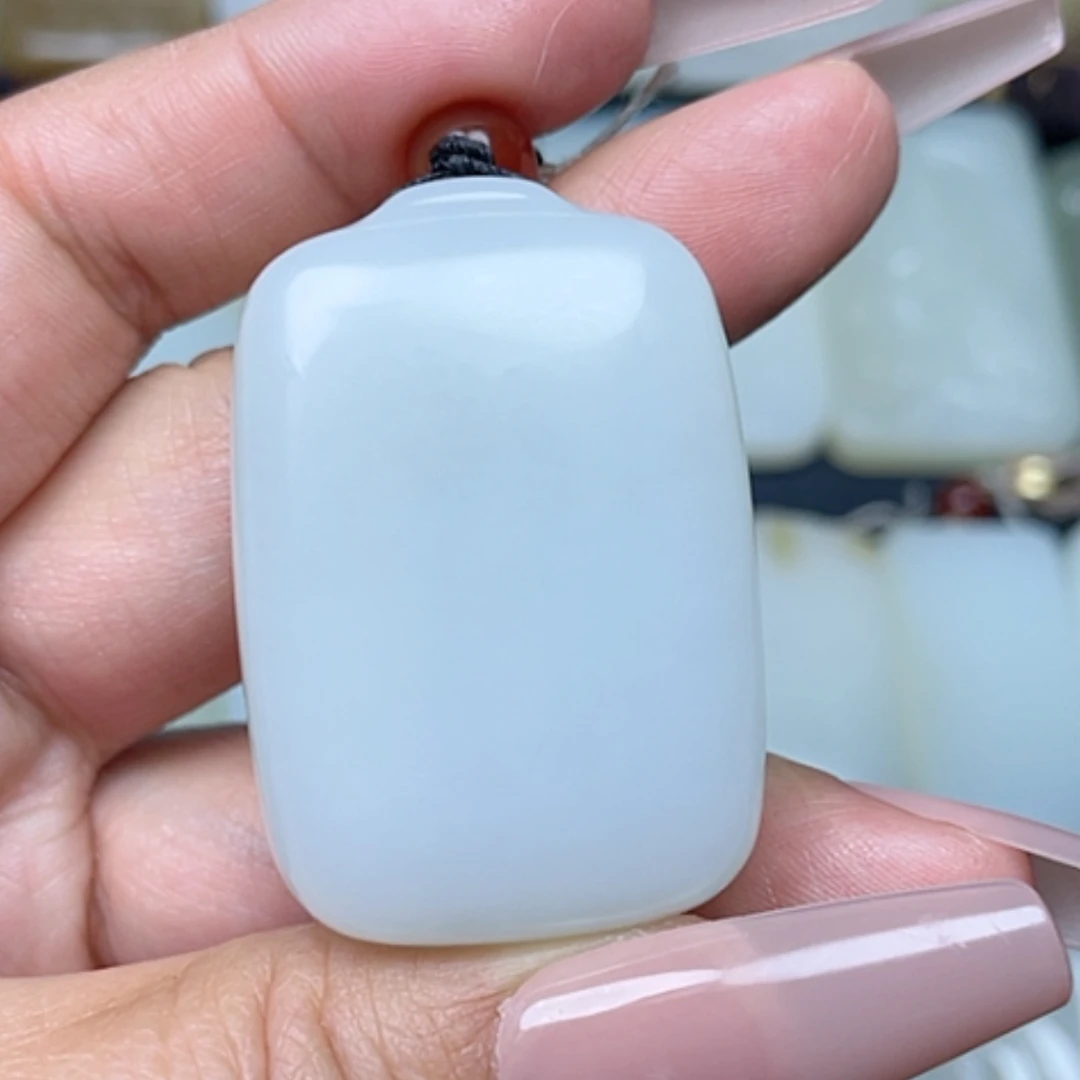 【闪购商品】颈饰未镶嵌和田玉