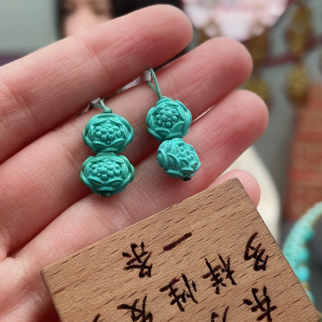 绿松石颈饰未镶嵌