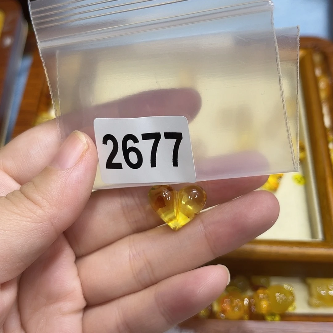 琥珀未镶嵌珠宝奇石