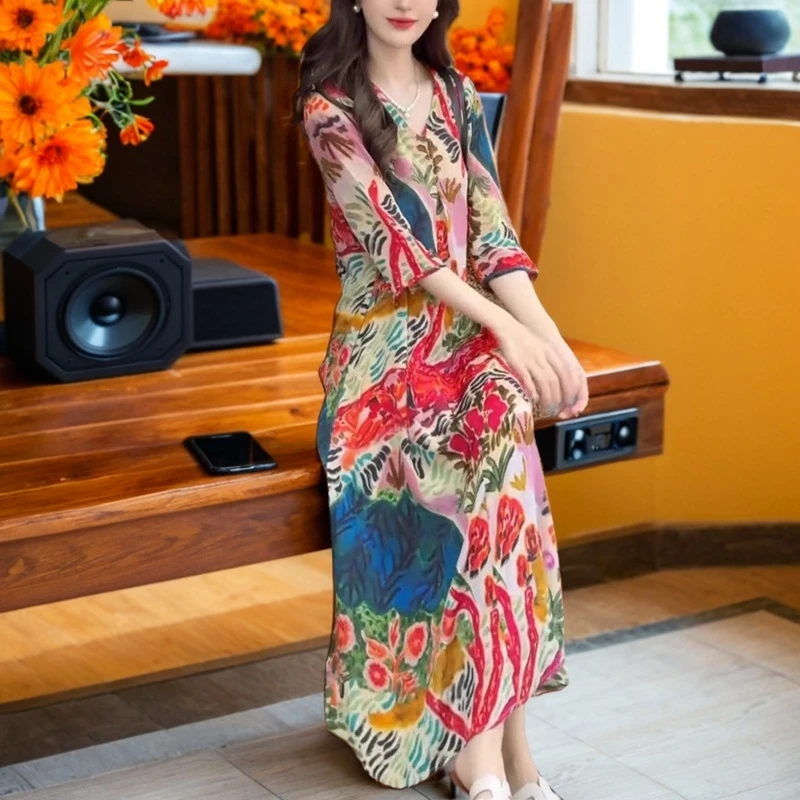 法式多巴胺风轻奢印花连衣裙女2025年新款爆款裙子减龄遮屁股长裙