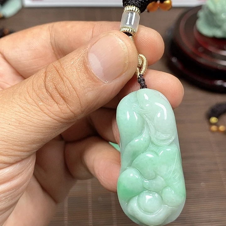 颈饰未镶嵌翡翠天然翡翠玉A货配证书