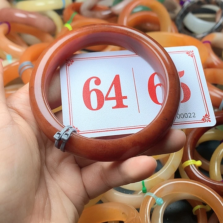 未镶嵌石英质玉（黄龙玉）手镯