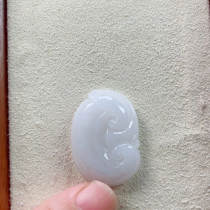 翡翠未镶嵌颈饰孤品