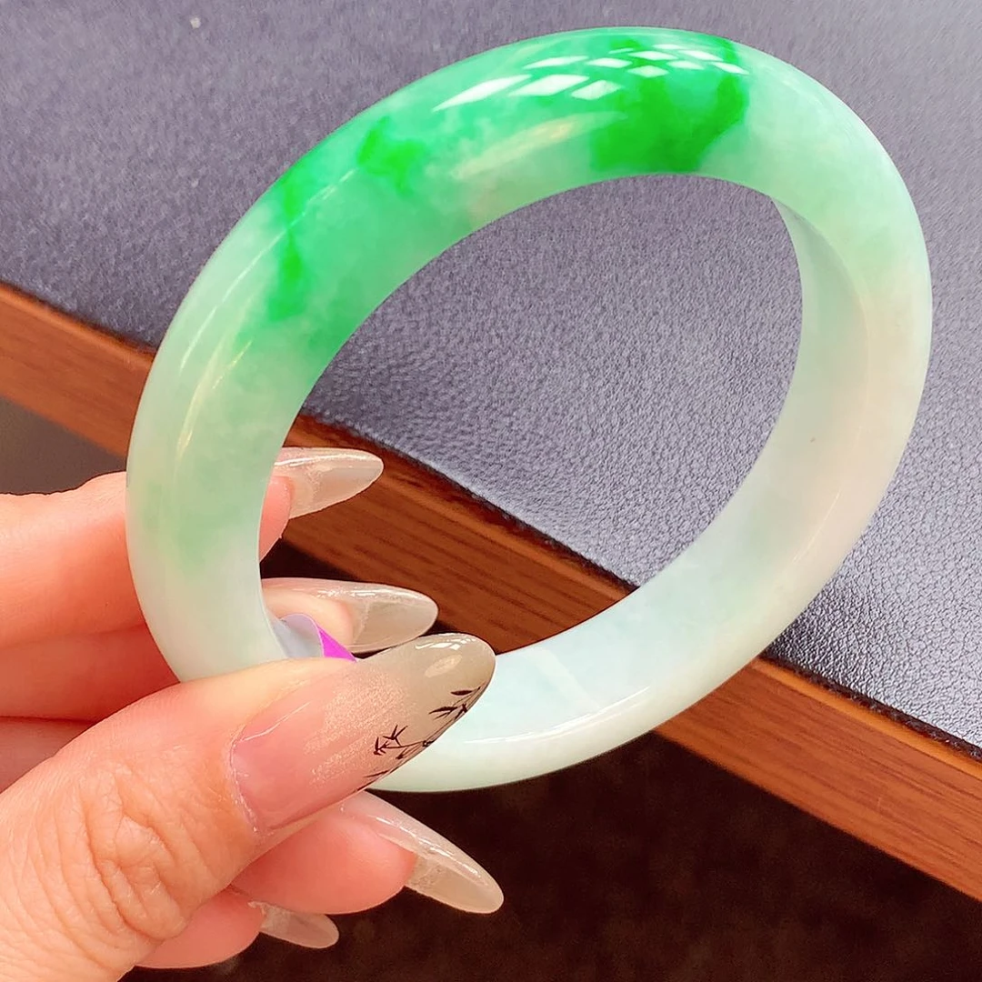 翡翠手镯未镶嵌缅甸翡翠