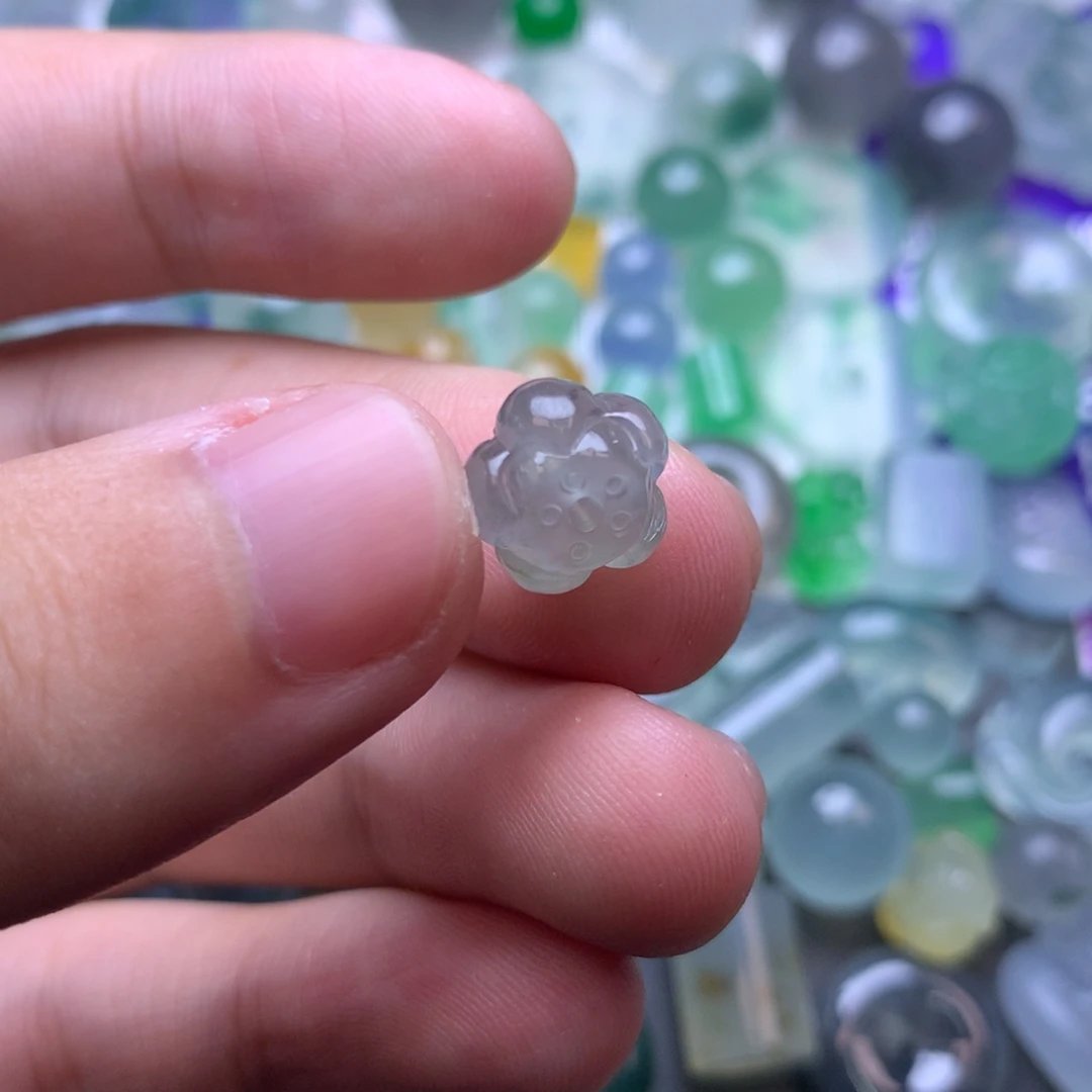 定制翡翠未镶嵌挂件