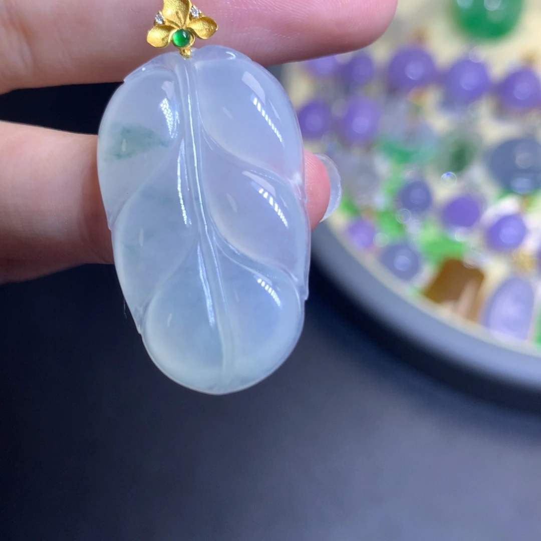 翡翠18K金镶嵌颈饰