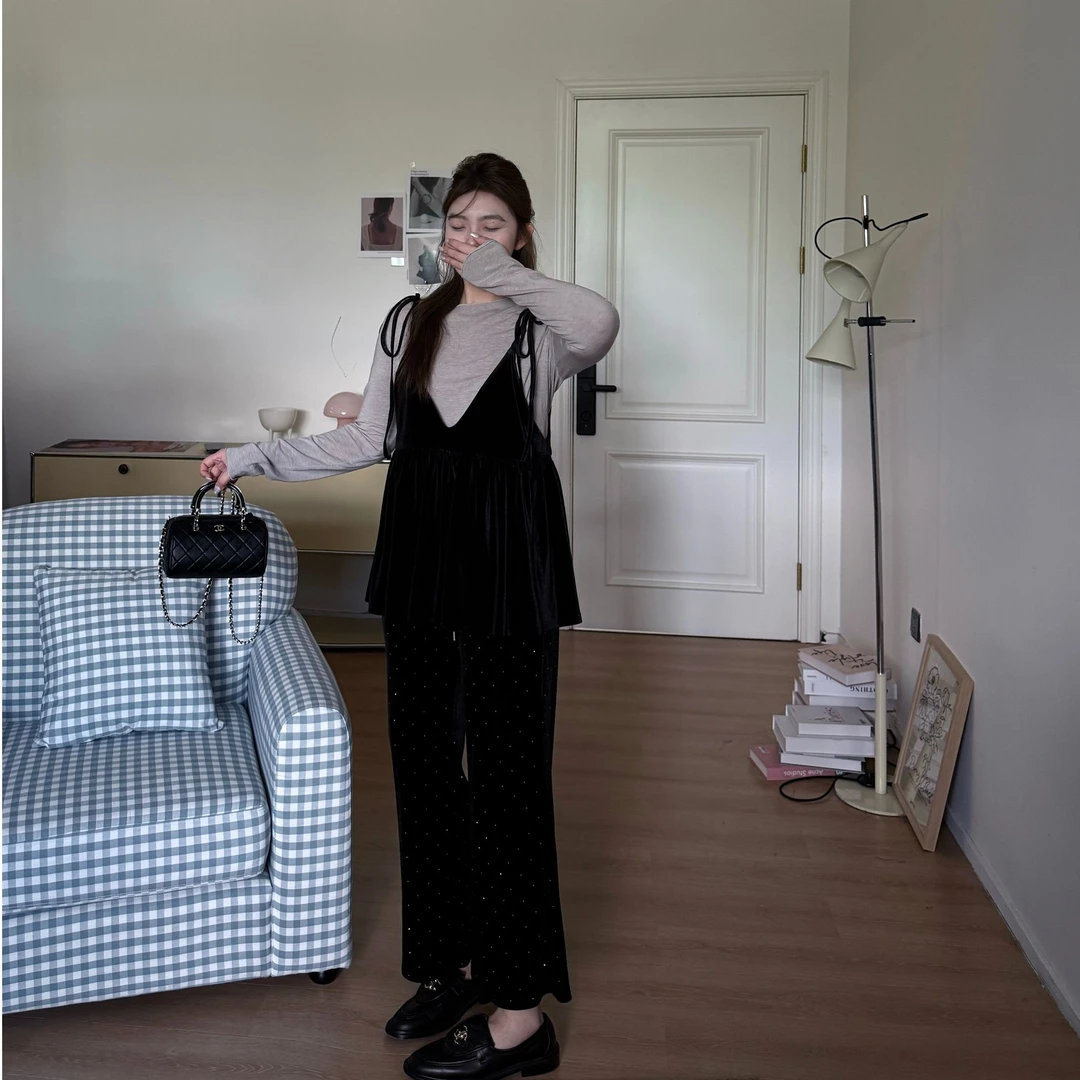 软软【曼哈顿之夜】韩版设计感百搭长袖T恤+丝绒吊带背心两件套