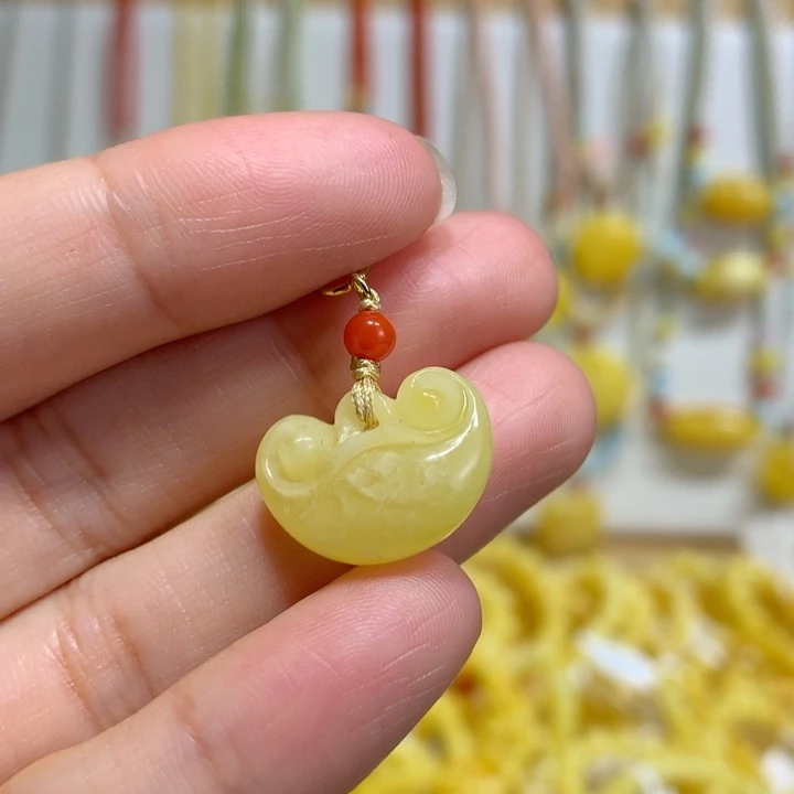 蜜蜡未镶嵌裸石配饰