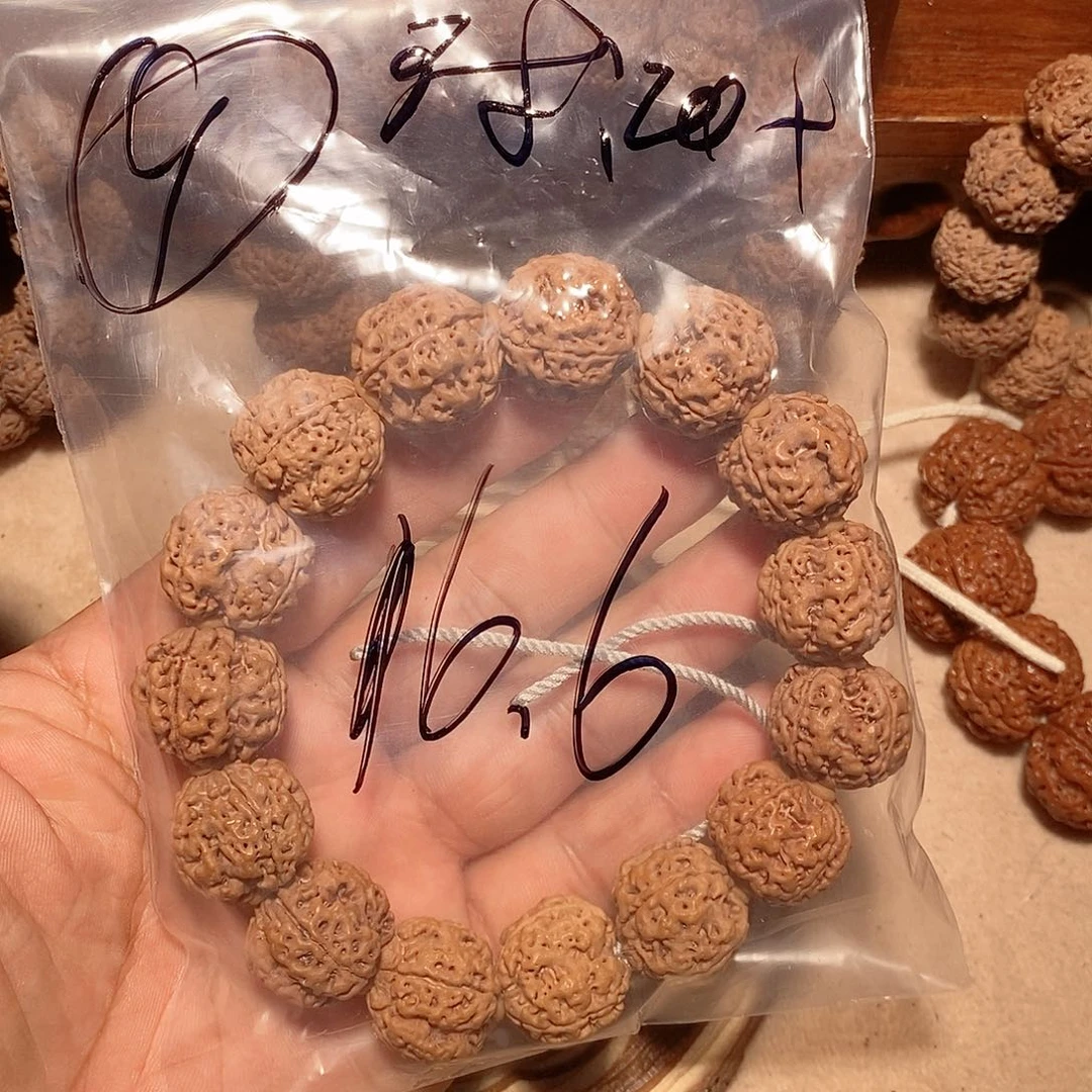 手串金刚菩提9。