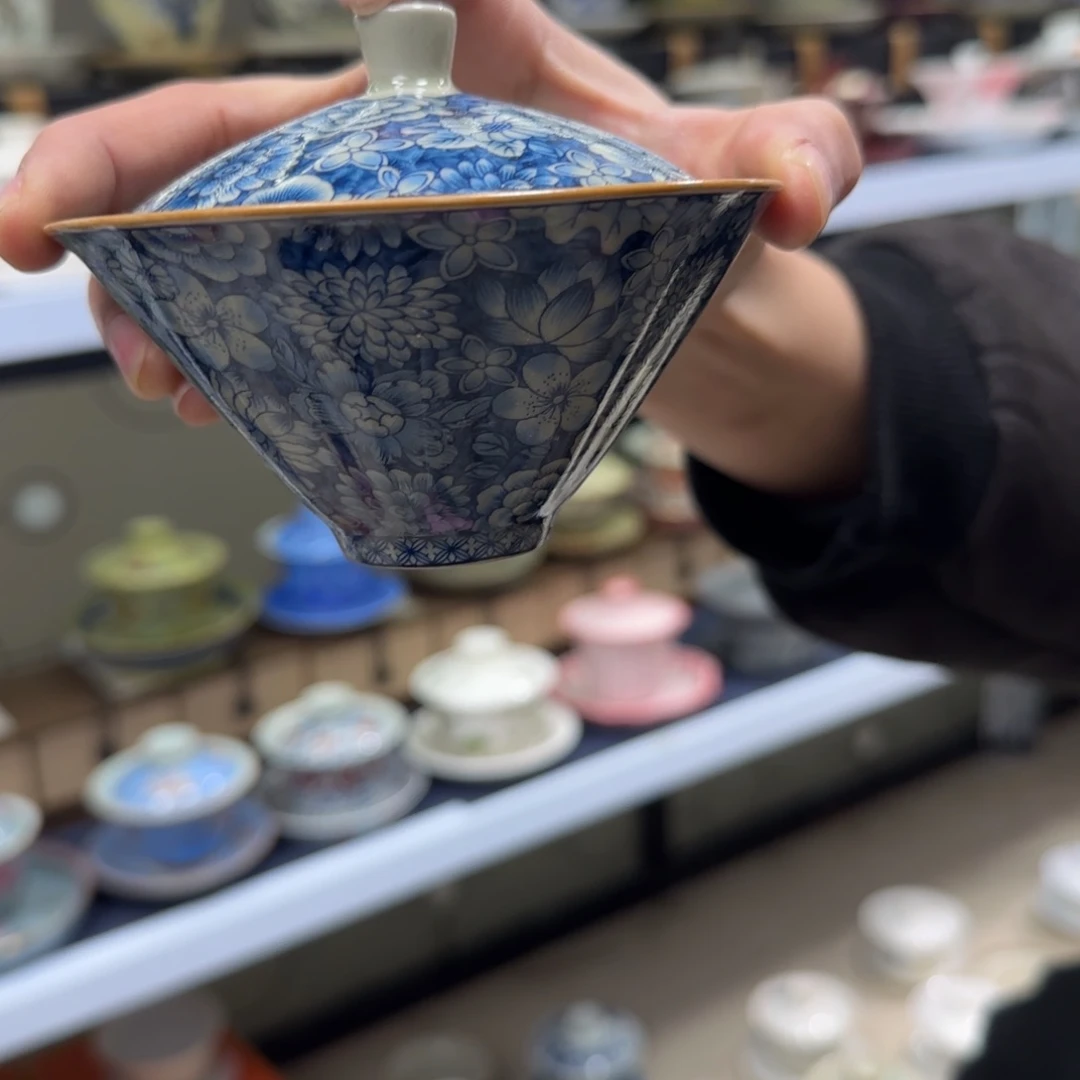 高温下的高温天气使其