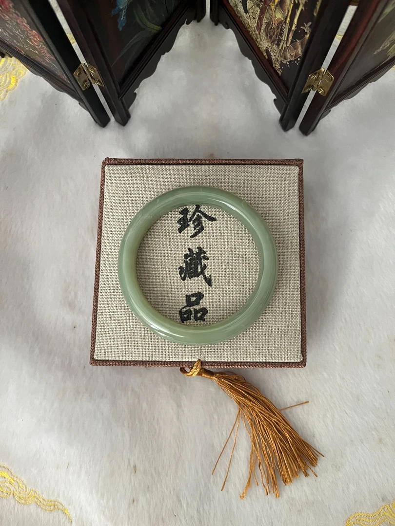 精品和田玉天然晴水手镯