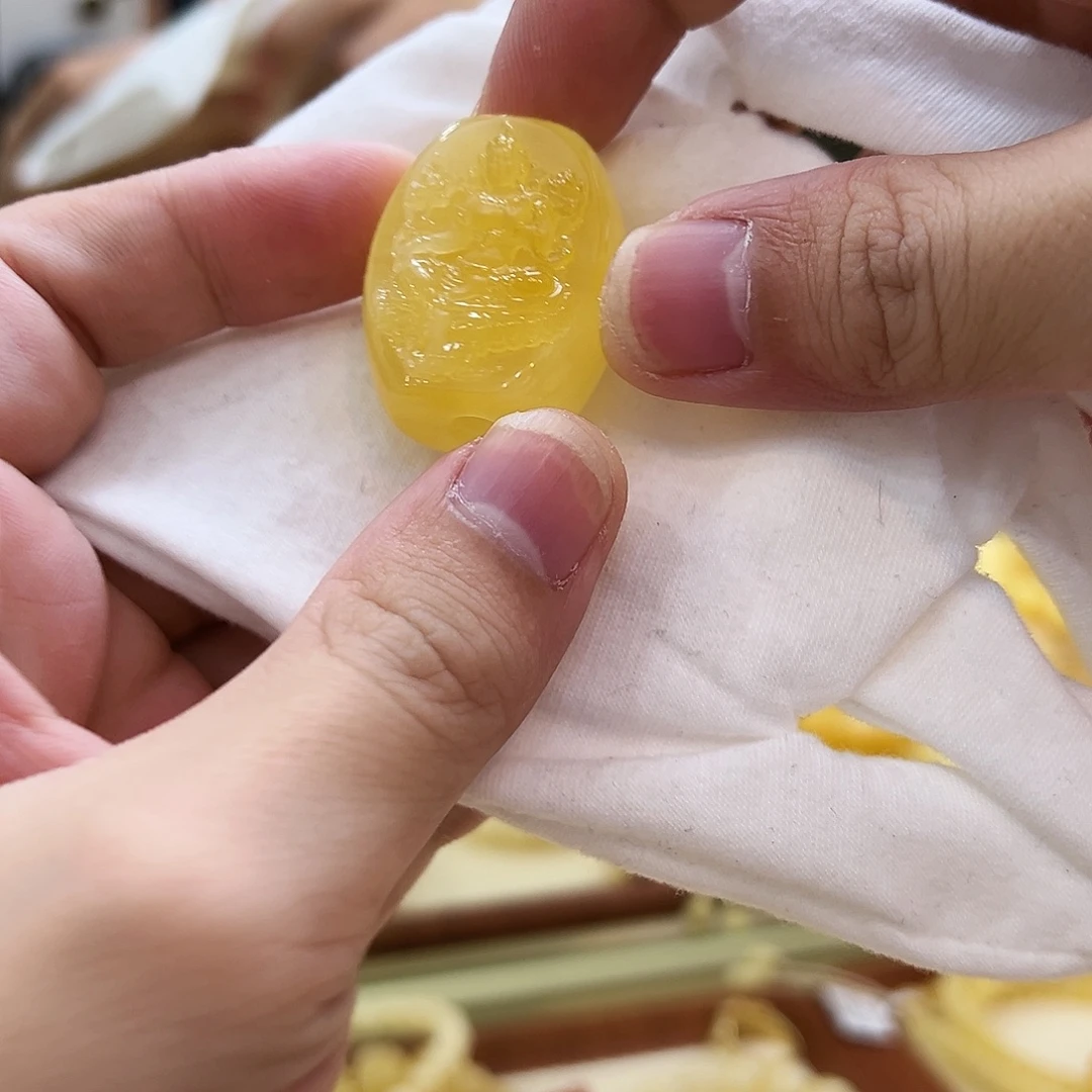蜜蜡未镶嵌珠宝奇石