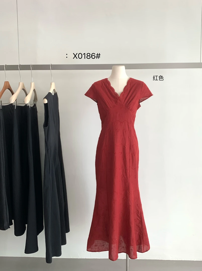 鑫燃KIKI 夏季V领收腰百搭连衣裙 0186 RS