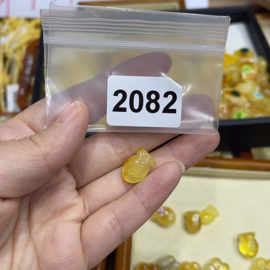 琥珀珠宝奇石未镶嵌@****士