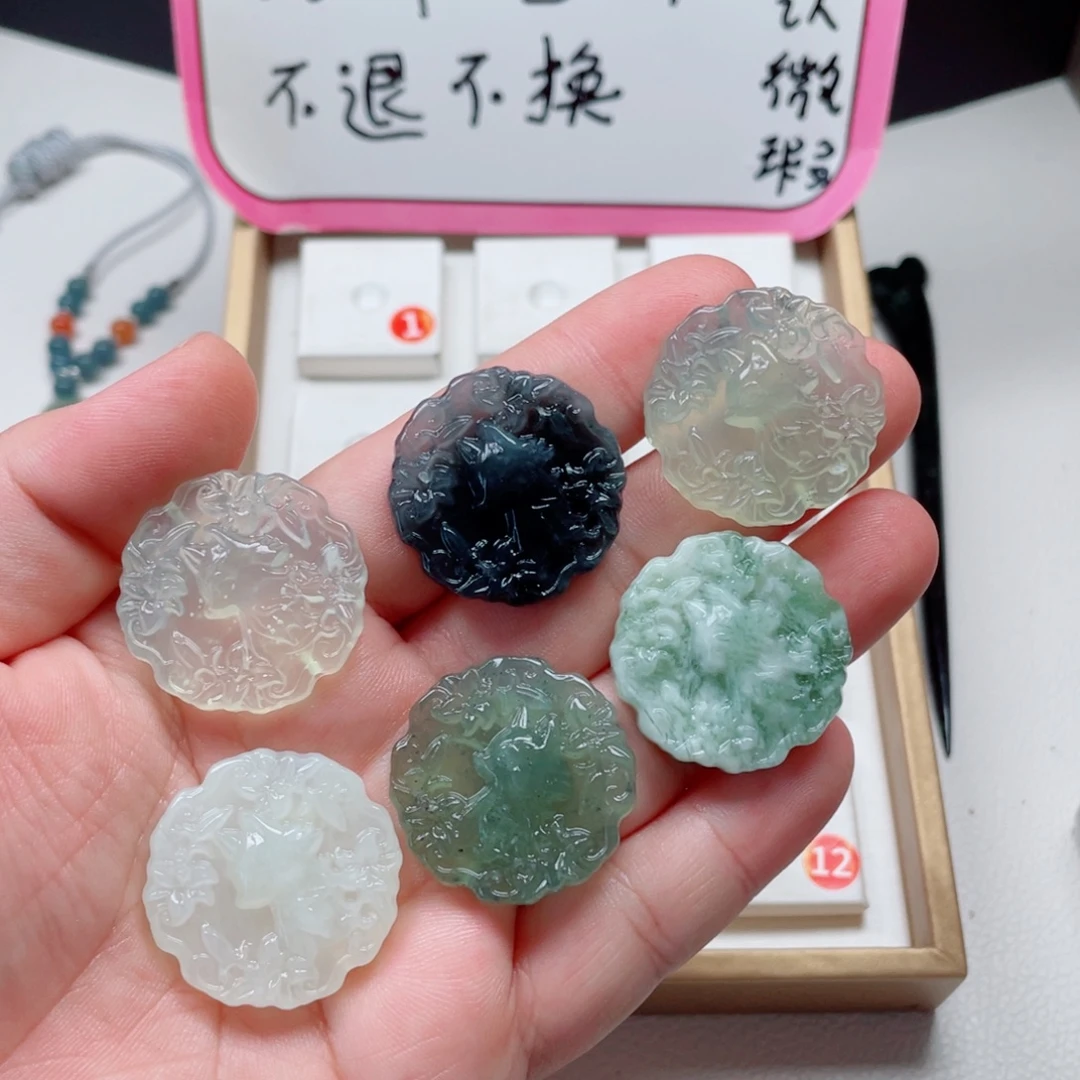 零***落未镶嵌蛇纹石玉颈饰
