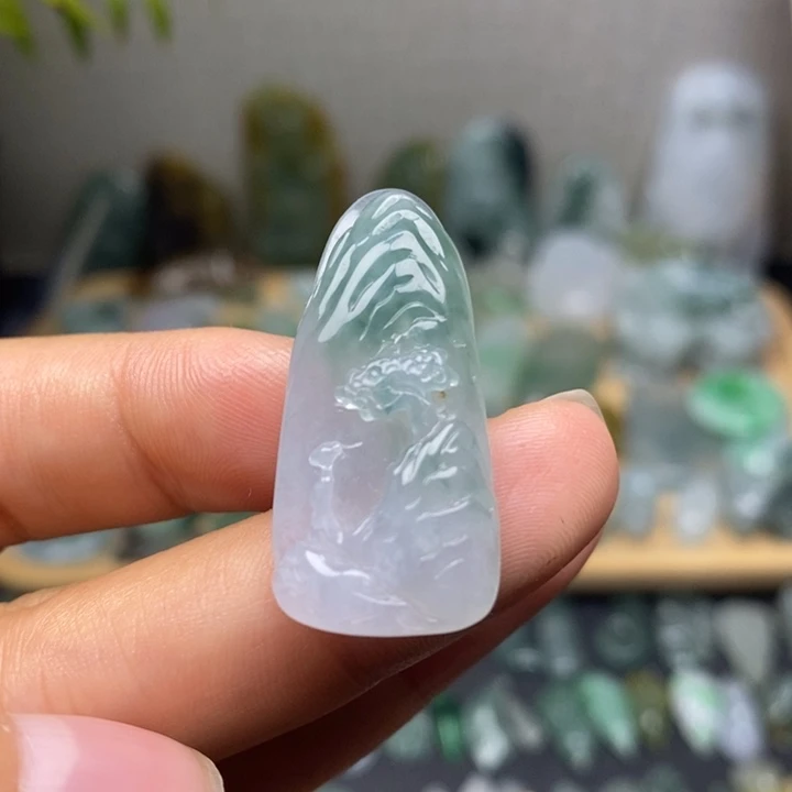 颈饰未镶嵌翡翠山水