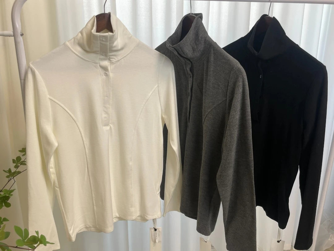 新款纽扣网红半高领ol长袖T恤女时尚休闲软糯内搭洋气洋气休闲装