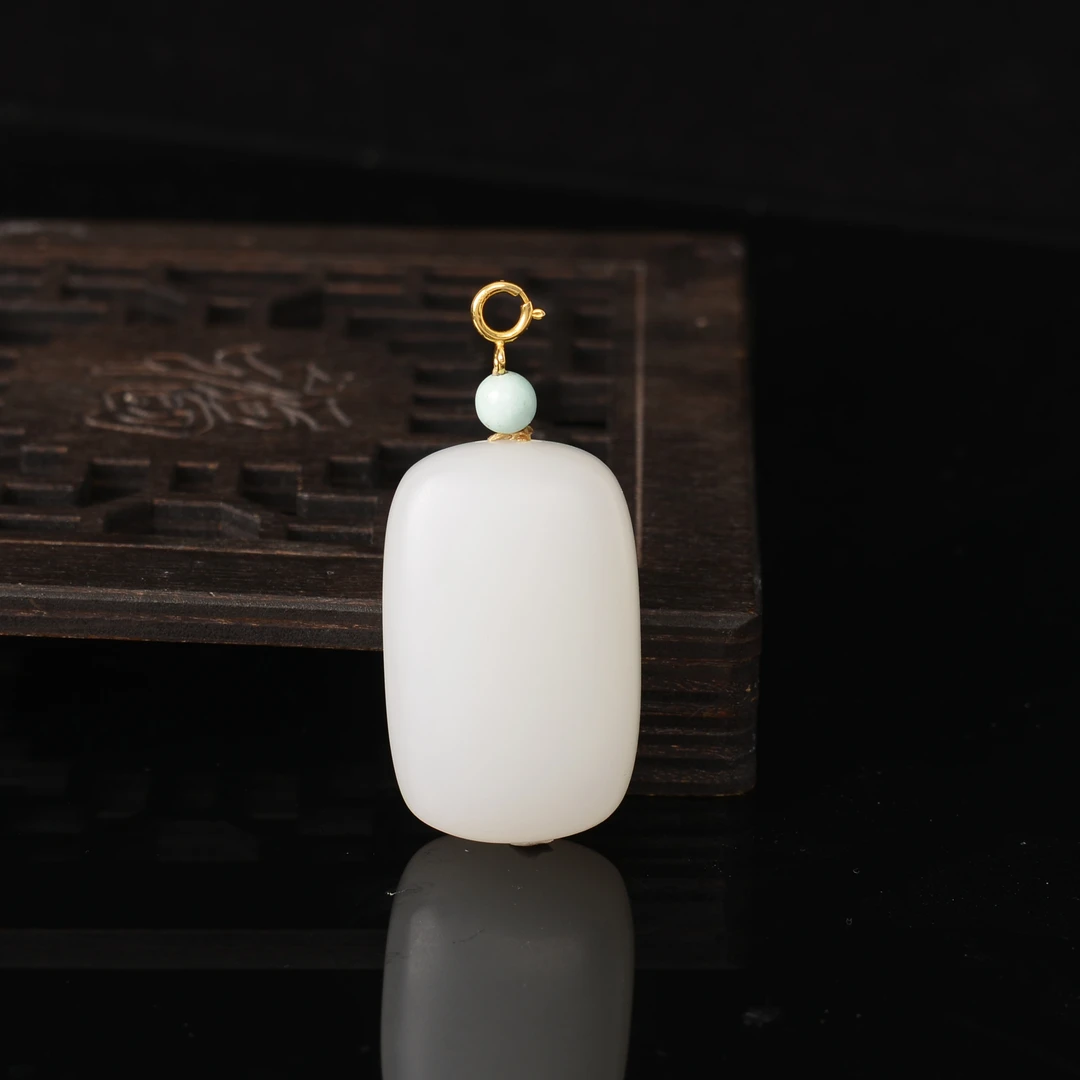 【熊总夫妇】和田玉18K金白玉方牌吊坠-约36*22*16mm
