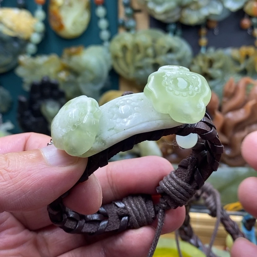 【闪购商品】未镶嵌岫玉手牌