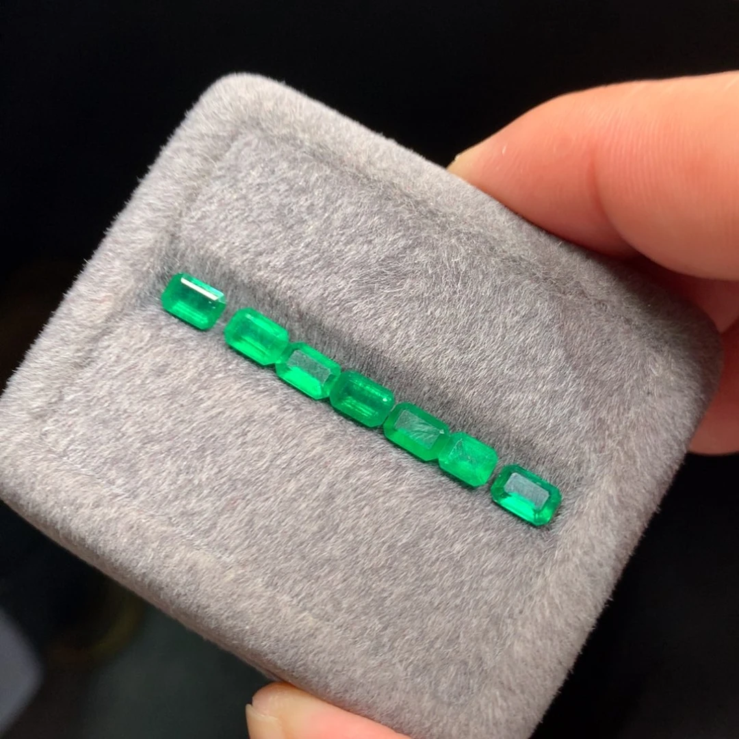 祖母绿裸石未镶嵌多*?