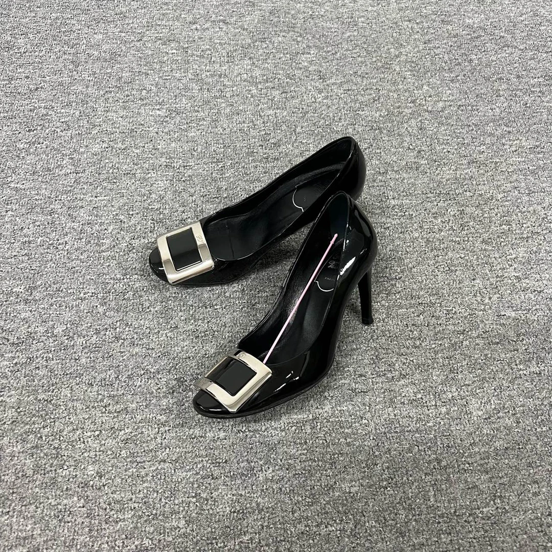 99新 Roger Vivier/罗杰·维威耶 rv黑色高跟鞋35码