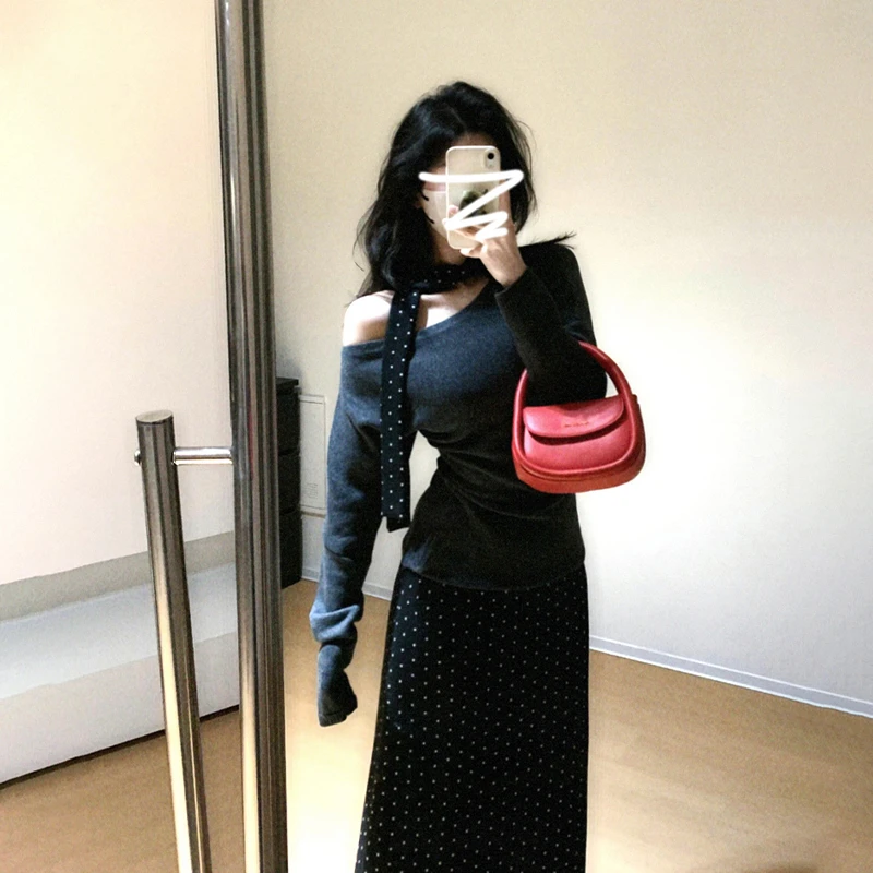 一字肩灰色针织连衣裙子女早初春2025新款小个子香风穿搭一整套装