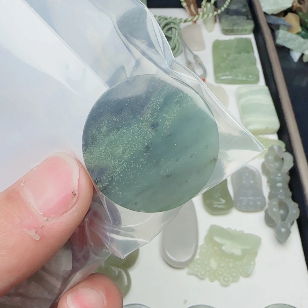 和田玉颈饰未镶嵌小*飞