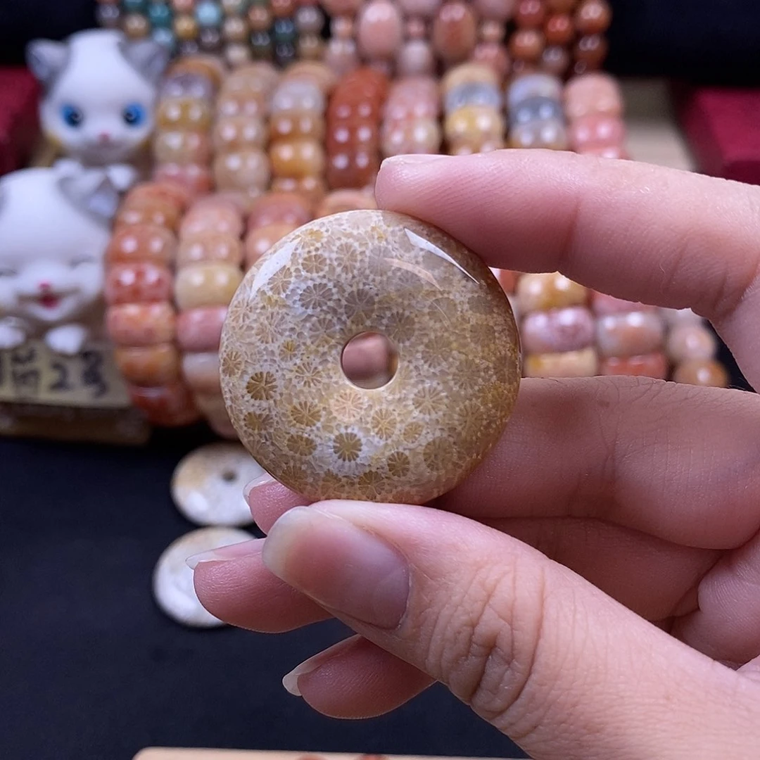 硅化珊瑚（珊瑚玉）平安扣 配顶珠和绳子未镶嵌5