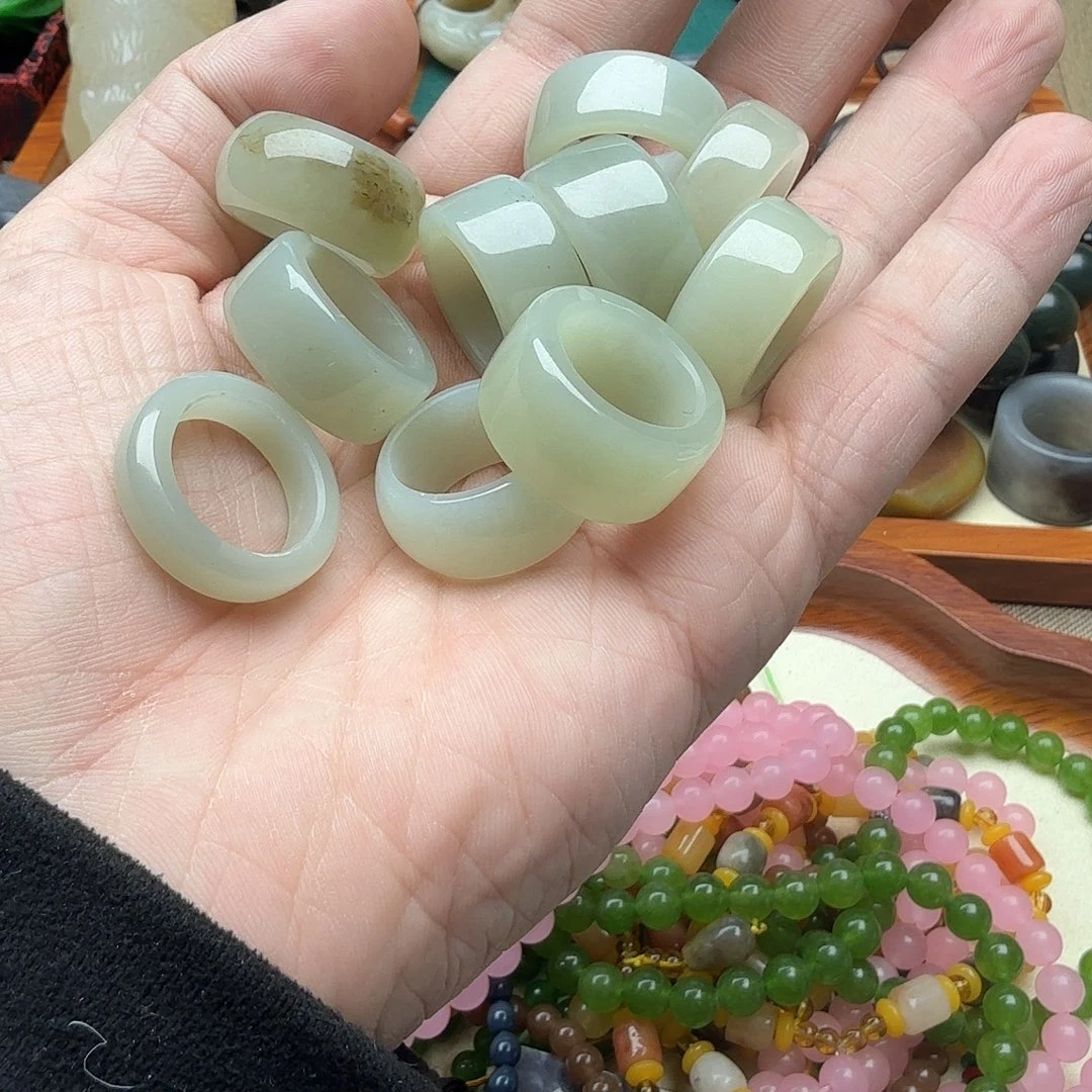 和田玉（糖玉）未镶嵌挂件