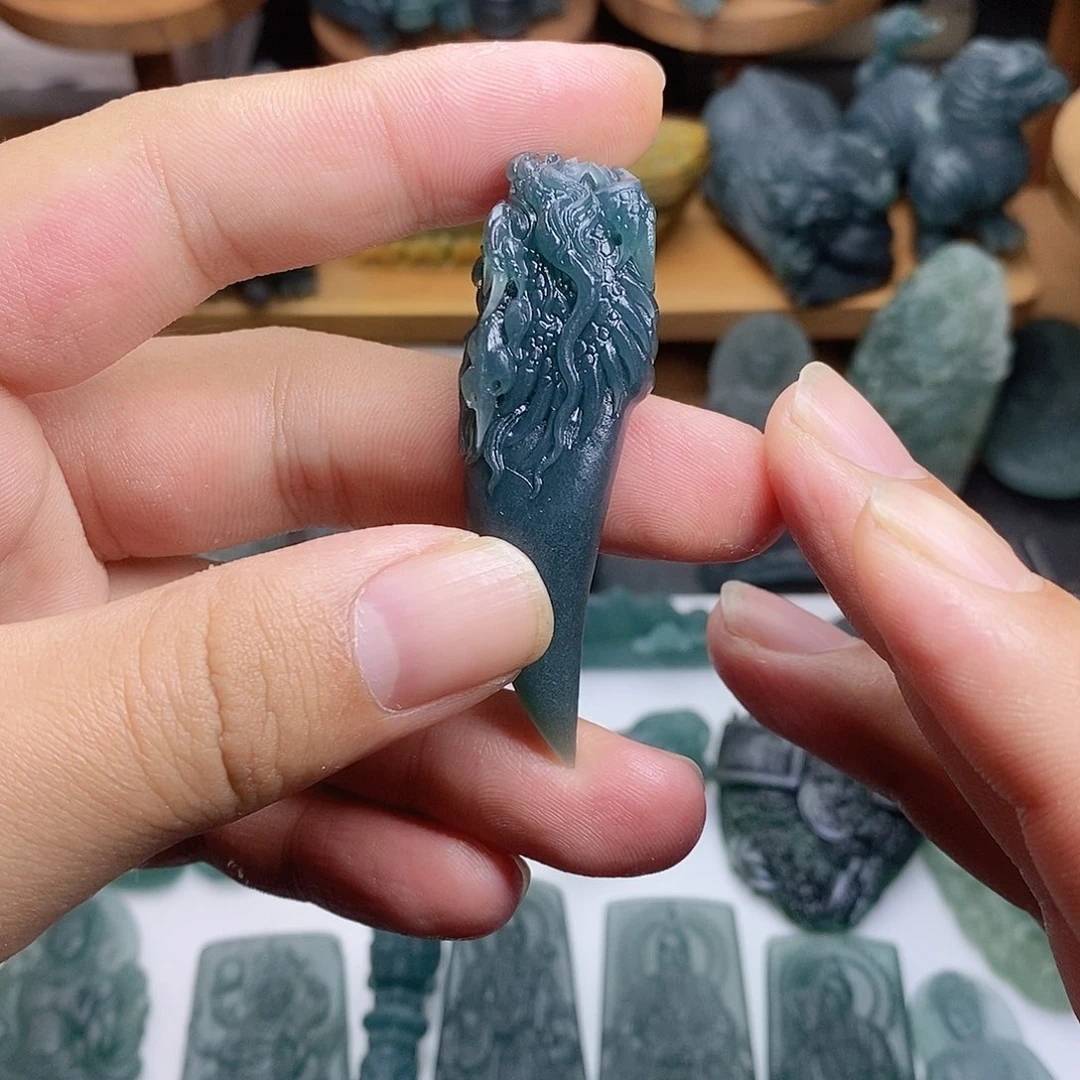 定制翡翠未镶嵌牙