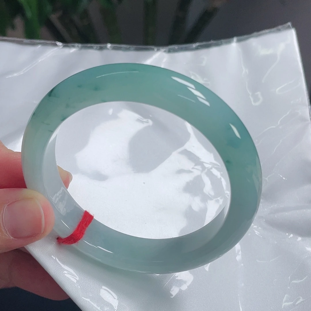 翡翠手镯未镶嵌缅甸翡翠