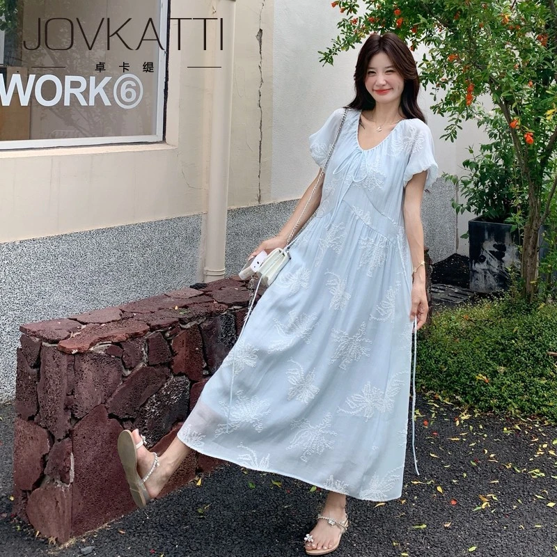 Jovkatti法式浅蓝色重工刺绣系带领口连衣裙女夏季2025高级感掐腰