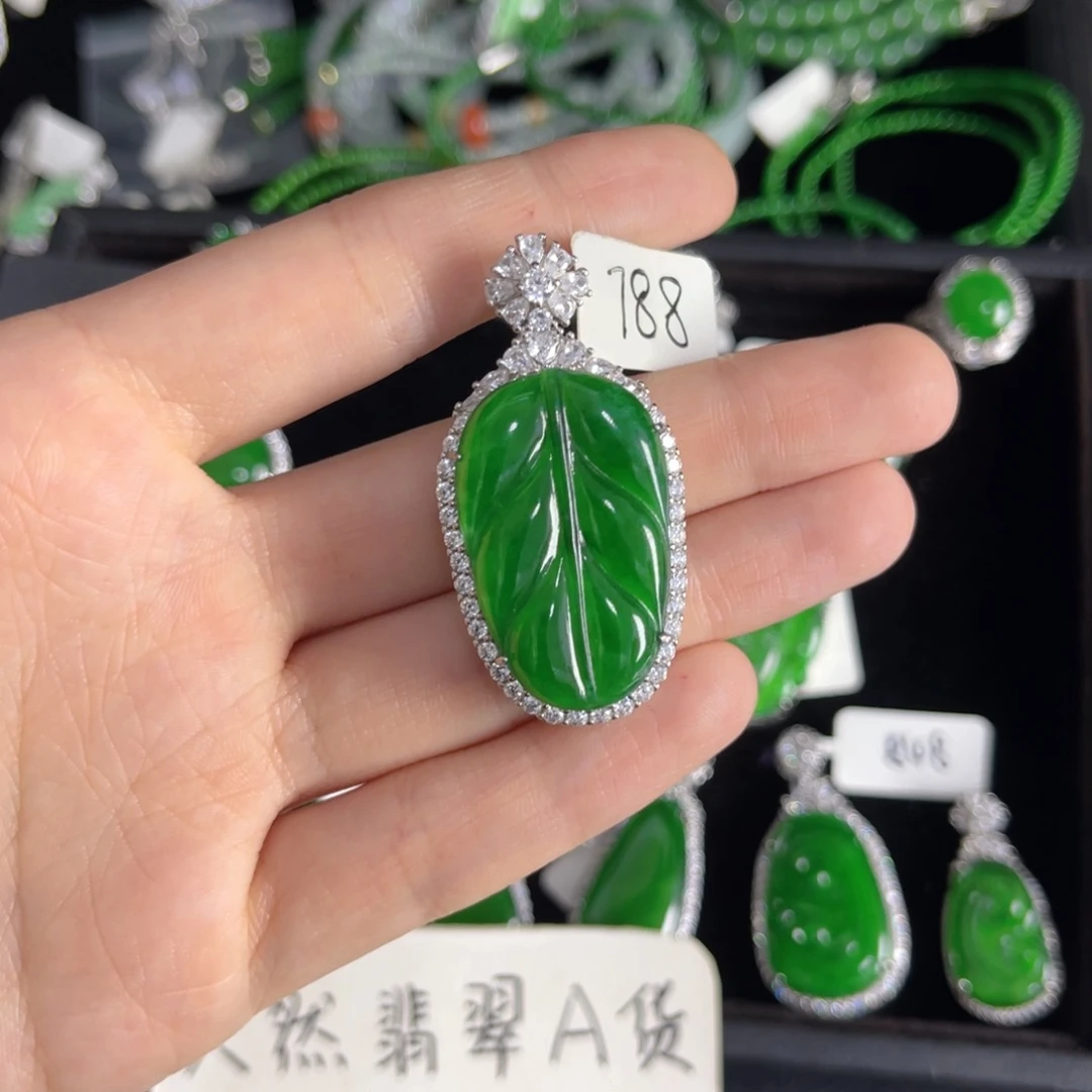 翡翠银S925镶嵌戒指马鞍戒指