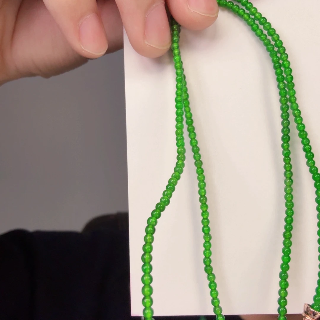 翡翠颈饰未镶嵌一件