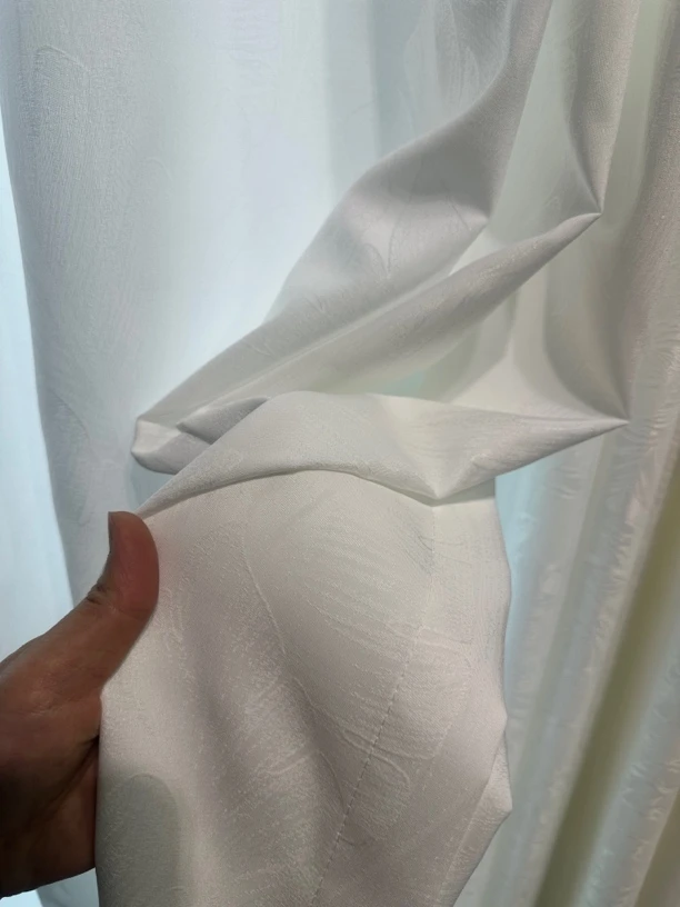 叶子纱透光不透人、柔软垂顺