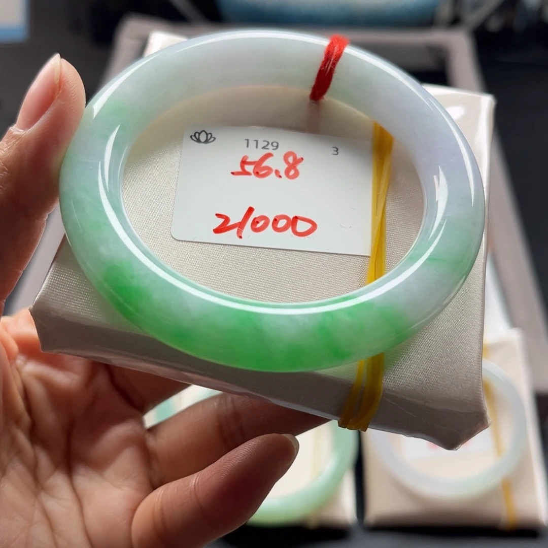 翡翠未镶嵌手镯56.8圆条