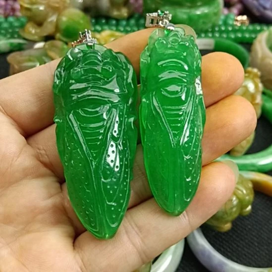 彩***乐翡翠未镶嵌颈饰翡翠