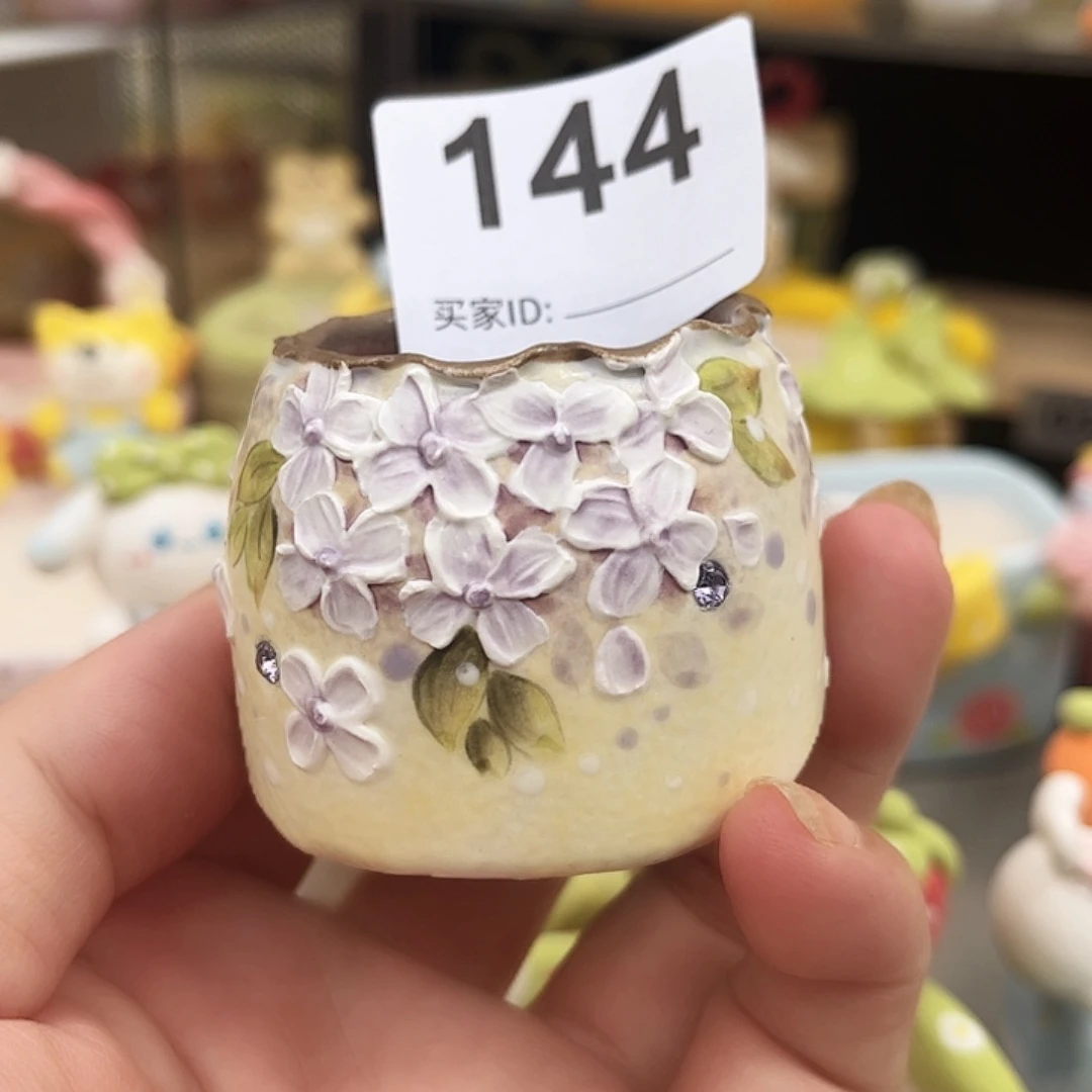 144。        浮雕手绘盆