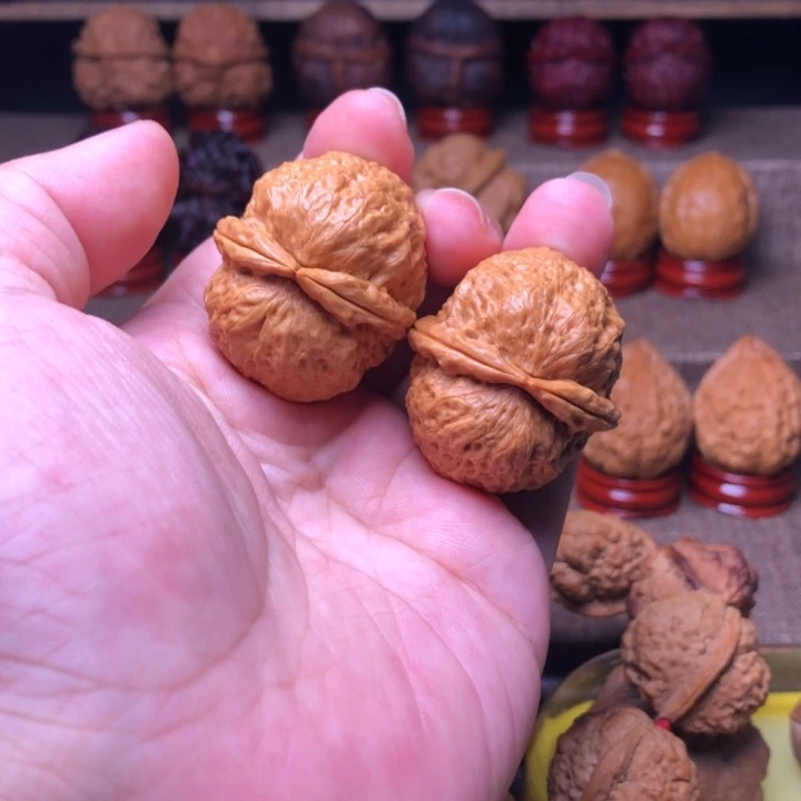 把件橄榄核23玉面鹦鹉36