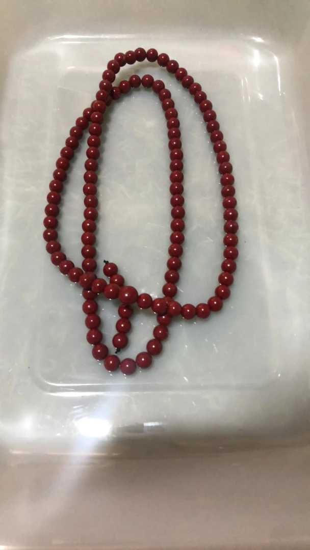 手串108红色。