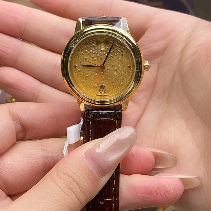 小牛皮锻造碳石英机芯女款黄金腕表34mm璀璨星空